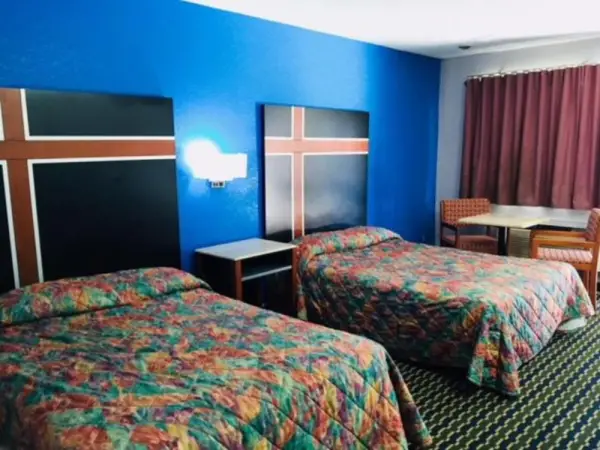 Fulton Inn 7